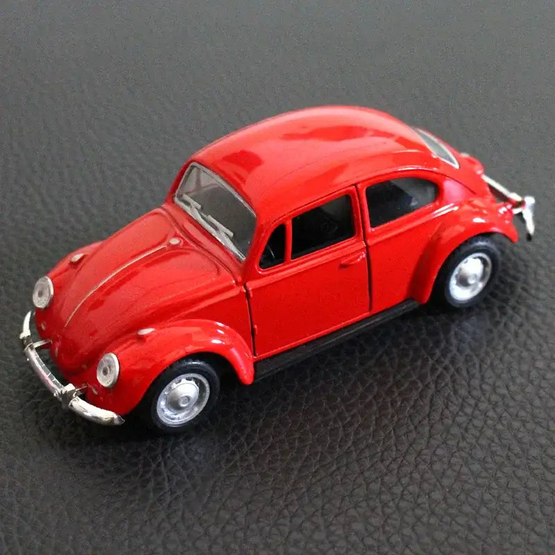 Volkswagen Beetle 1:36 – Metalowy Model Samochodu z Otwieranymi Drzwiami i Mechanizmem Cofania - Czerwony