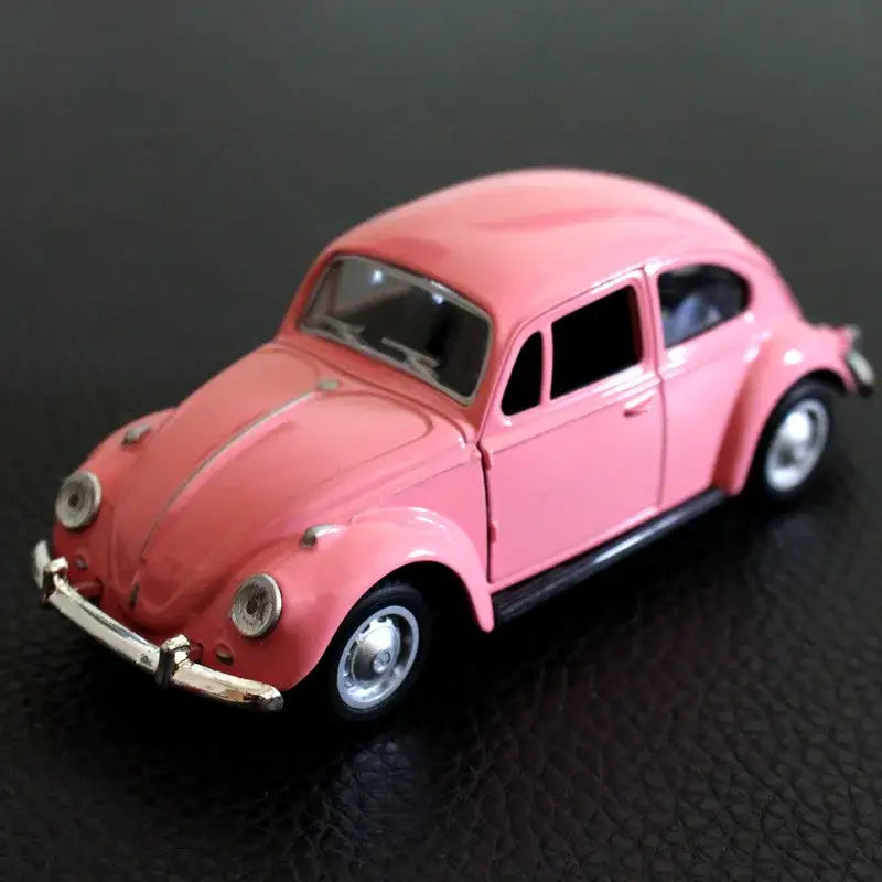 Volkswagen Beetle 1:36 – Metalowy Model Samochodu z Otwieranymi Drzwiami i Mechanizmem Cofania - Różowy