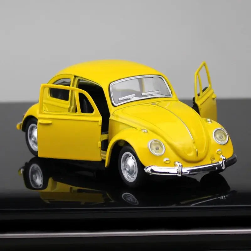 Volkswagen Beetle 1:36 – Metalowy Model Samochodu z Otwieranymi Drzwiami i Mechanizmem Cofania - Żólty
