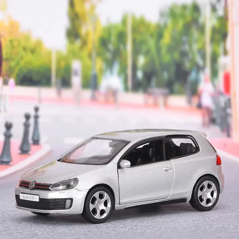 VW Golf 6 1:36 – Metalowy Model Otwierane Drzwi Zabawka