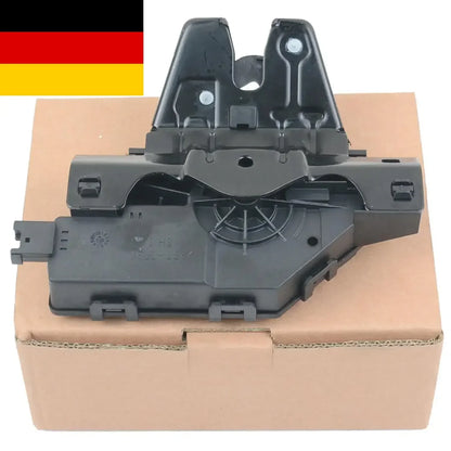 Czarny plastikowy mechanizm zamka pokrywy bagażnika ap03 do bmw e81 e82 e46 e90 e92 widok od tyłu