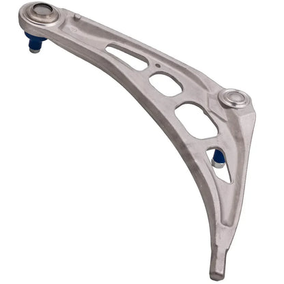 Srebrny metalowy wahacz dolny przedni do bmw e46 z przegubem kulowym o lekkim, wyciętym designie