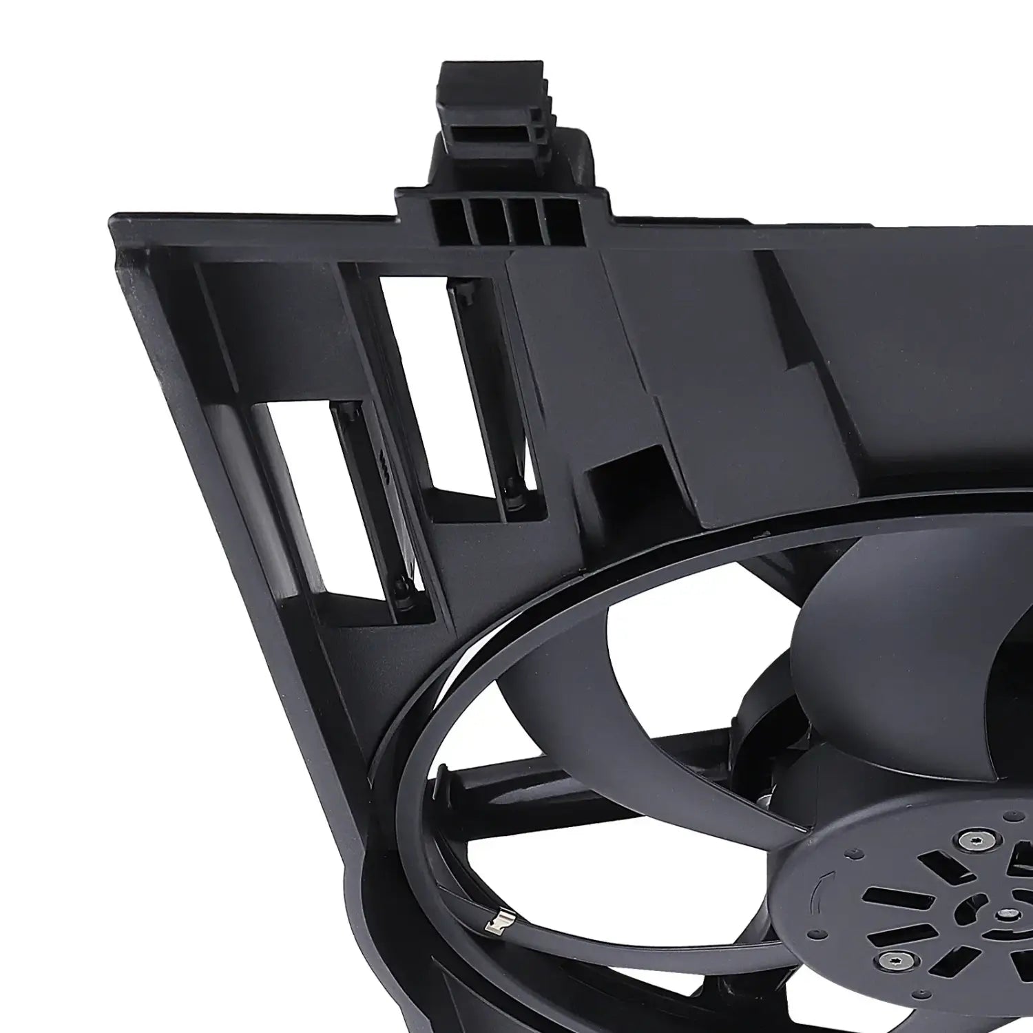 Czarny plastikowy wentylator chłodniczy 5q0121203da z obudową i wspornikiem do skoda karoq audi a3 golf passat