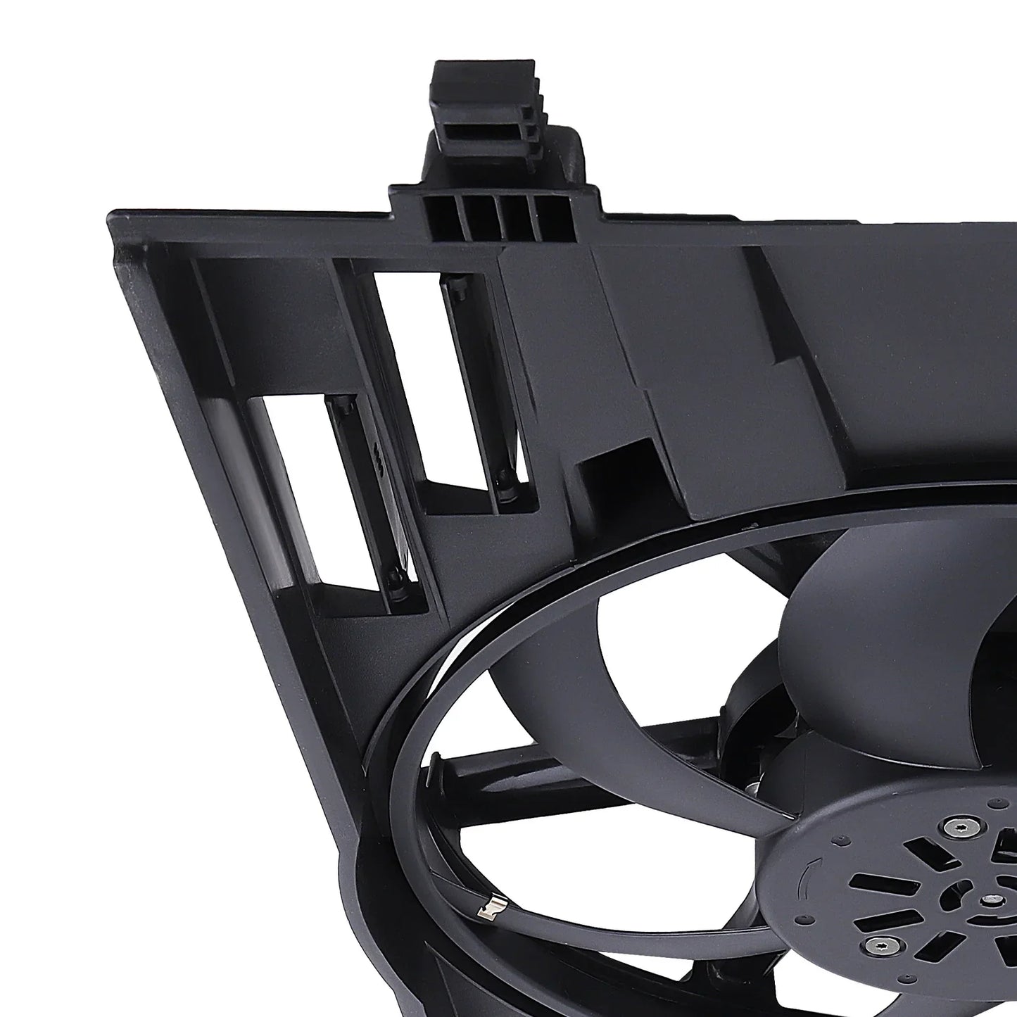 Czarny plastikowy wentylator chłodniczy 5q0121203da z obudową i wspornikiem do skoda karoq audi a3 golf passat