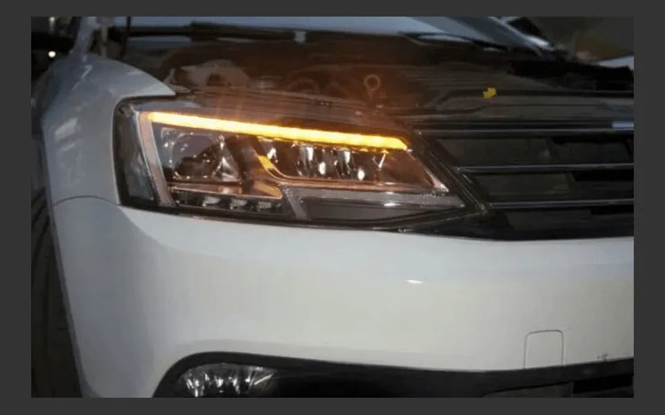 Lampy samochodowe do VW Jetta Mk6 (2012) - Reflektory LED z soczewką projekcyjną, animacją dynamicznego sygnału i dzienne DRL - Multigenus